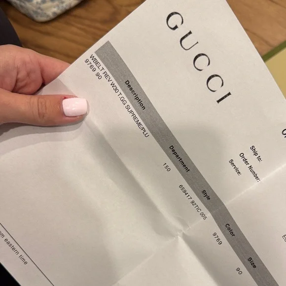 Gucci Reversible Black Leather Belt with Gold Buckle - Picture 4 of 4